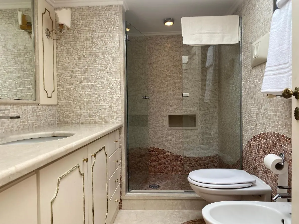 Apartment “La Pinta” Elegante Appartamento Al Vomero Naples