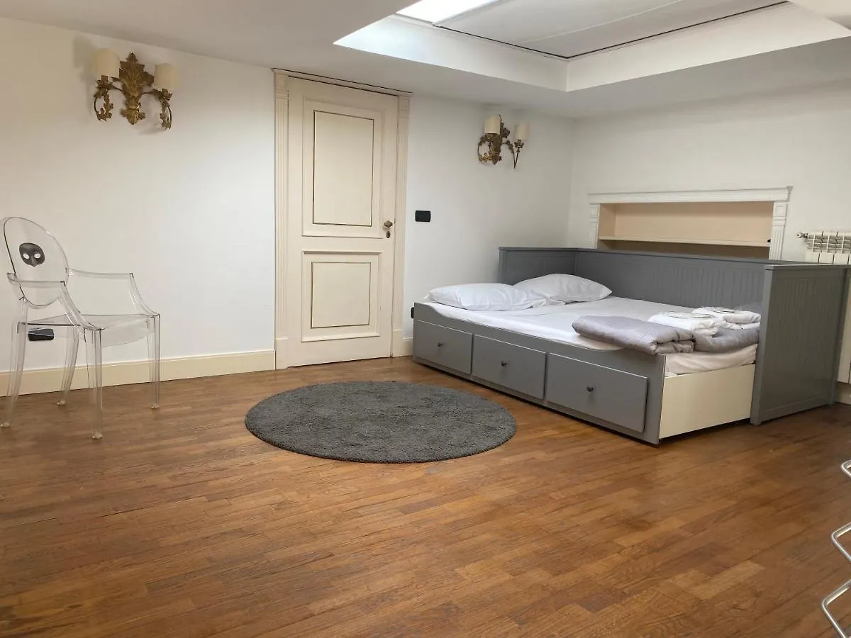 Apartment “La Pinta” Elegante Appartamento Al Vomero Naples