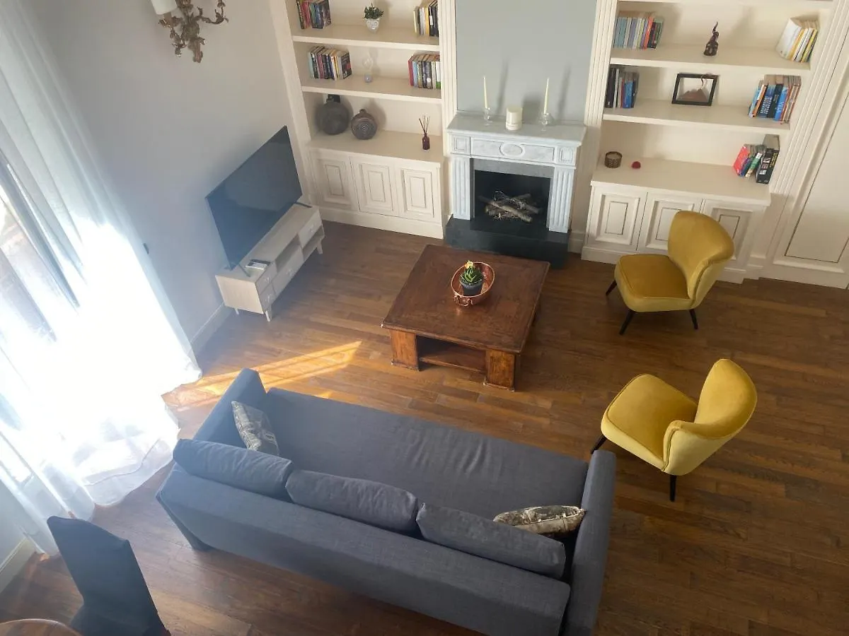 “La Pinta” Elegante Appartamento Al Vomero Naples Apartment