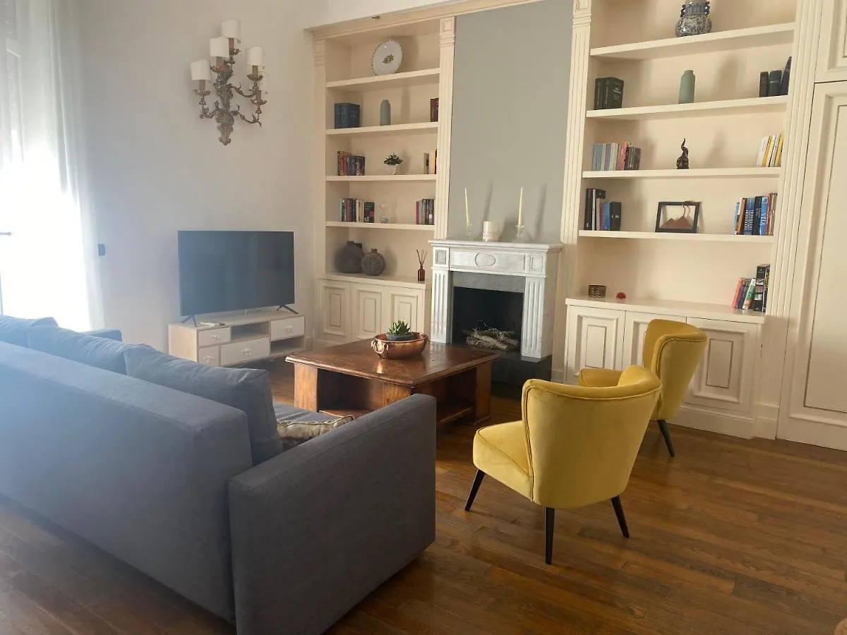 Apartment “La Pinta” Elegante Appartamento Al Vomero Naples