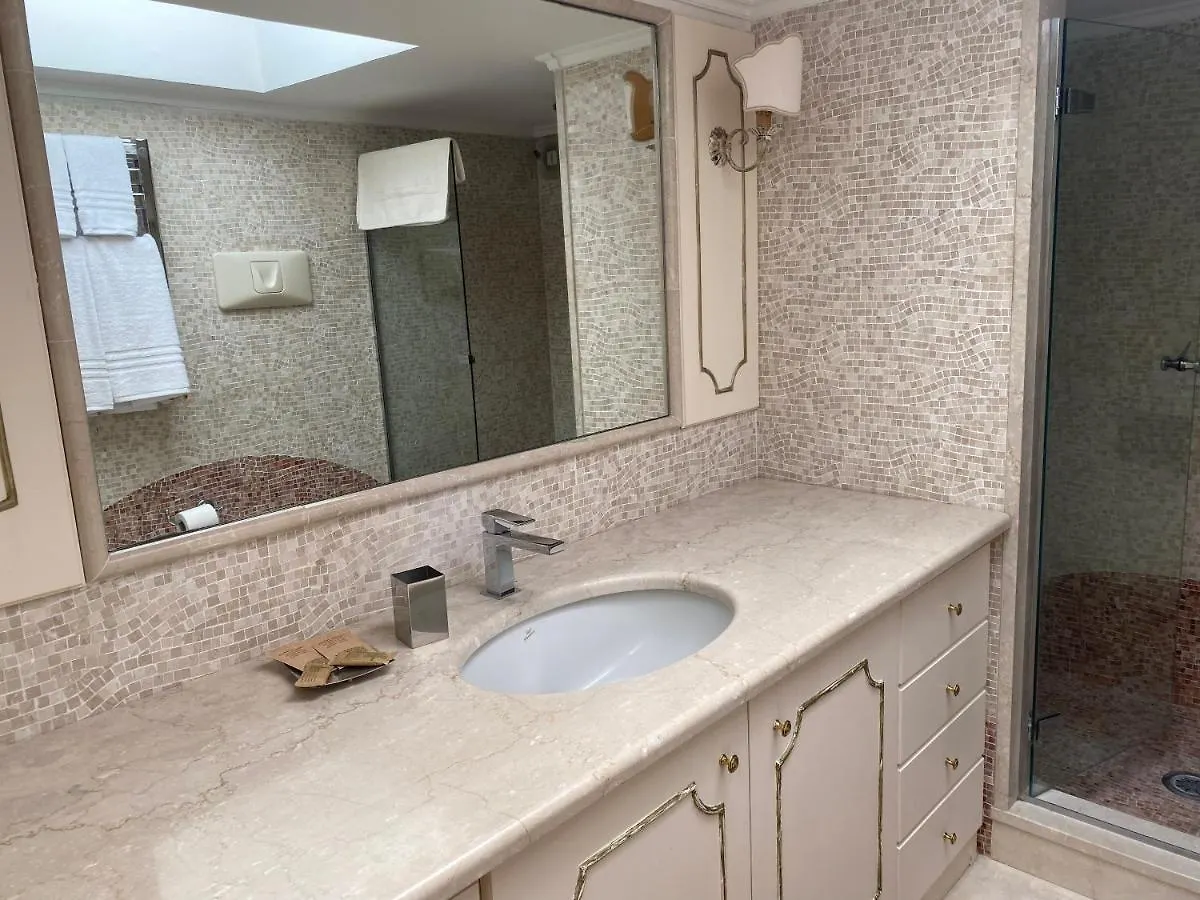 Apartment “La Pinta” Elegante Appartamento Al Vomero Naples